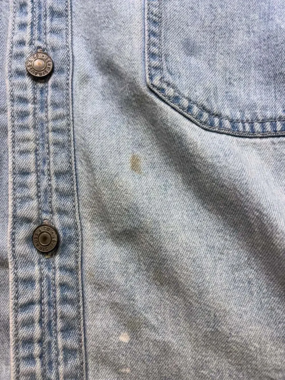 Vintage Levi's Red Tab Light Wash Denim Button Work Shirt Mens XL Metal Buttons